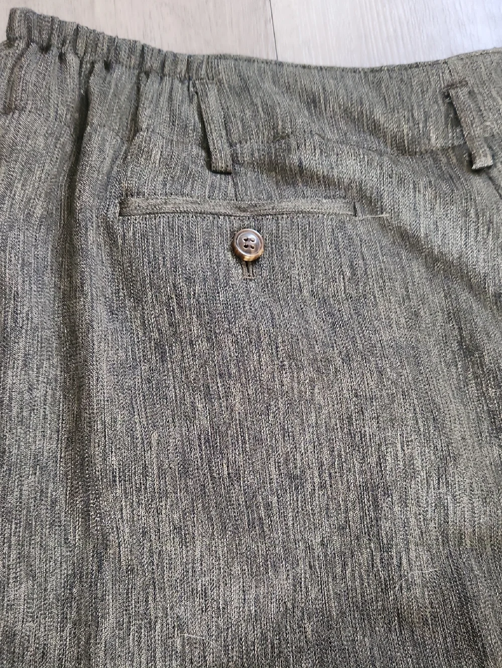 Jones New York Olive Gray Pleated Women's Dress Pants - Picture 6 of 6
